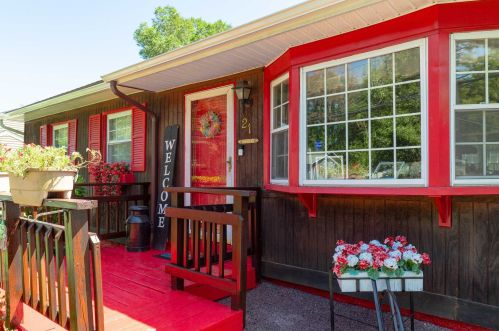 21 Gate Dr, Poughkeepsie, NY 12601-5623