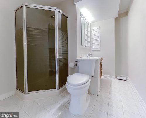 900 Chatsworth Dr, Accokeek MD 20607-2056 exterior