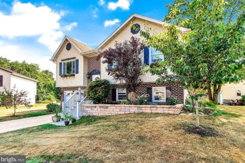 43 Shenandoah Ct, Littlestown, PA 17340-1536