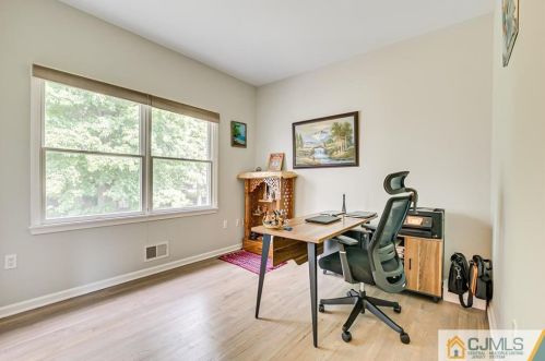 16 Sonia Ct, Edison NJ 08820-4443 exterior