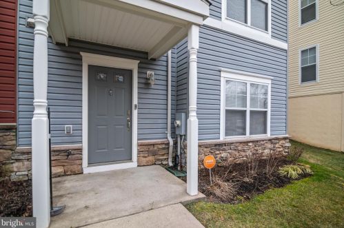 5011 Queens Stroll Pl, Washington, DC 20019-6103