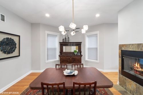 4425 Damen Ave, Chicago IL 60625-1701 exterior