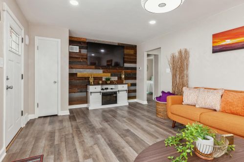 4894 62nd St, Milwaukee WI  53218-4113 exterior