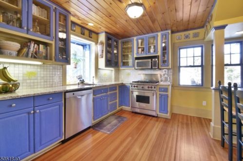 26 Harvard St, Montclair NJ 07042-5028 exterior