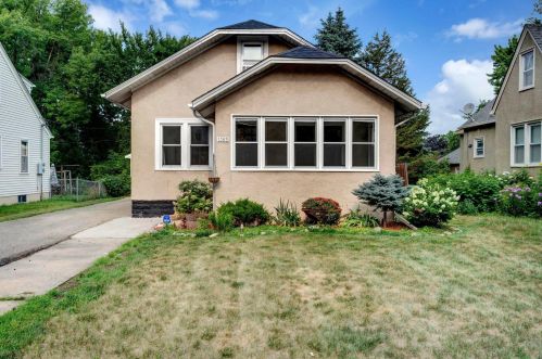 1365 Edgerton St, Saint Paul MN  55130-3429 exterior