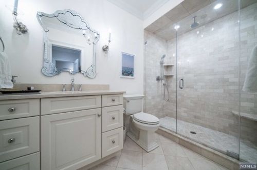 32 Ackerman Rd, Upper Saddle River NJ 07458 exterior