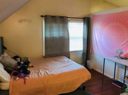 63 Birchwood Dr, Valley Stream NY 11580-1909 exterior