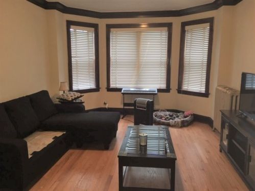 3734 Christiana Ave, Chicago, IL 60618-4402