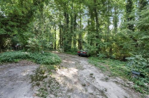 3631 Kingsboro Rd, Atlanta GA  30319-1312 exterior