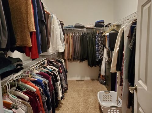 2203 Timberline Trl, Bull Valley IL 60098-8759 exterior