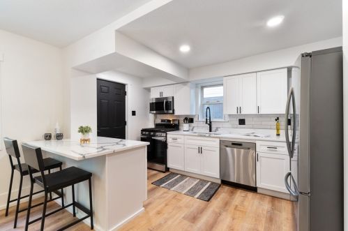 6620 Jackson St, Pittsburgh PA 15206-1764 exterior