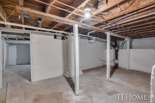 945 Emerson Ave, Meskegon MI  49442-5131 exterior