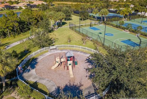 11269 Northland Dr, Fort Pierce FL 34987-1942 exterior