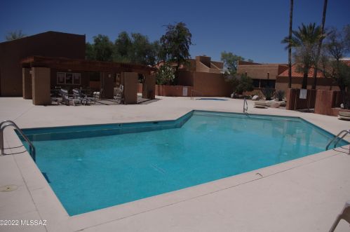 835 Placita Del Mirador, Tucson AZ 85718-1973 exterior