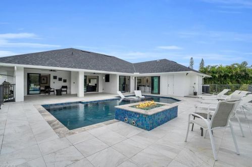 1919 Countess Ct, Naples FL 34110-1005 exterior