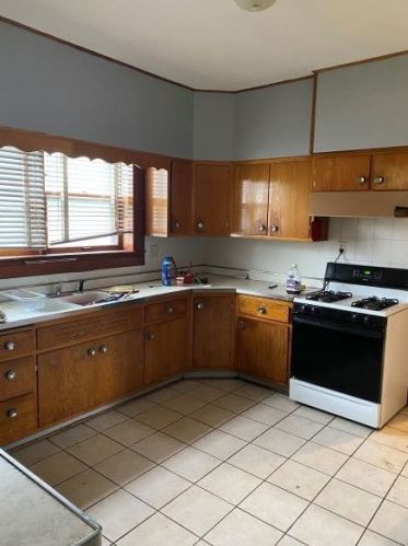 4111 Cermak Rd, Chicago IL 60623-2902 exterior