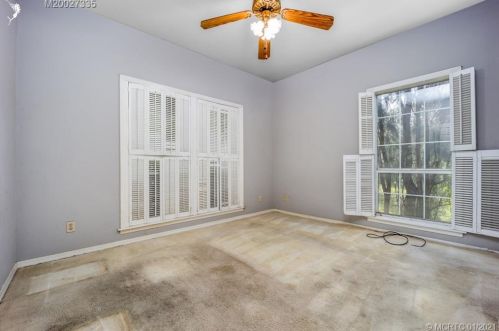 9101 Indian Riv Dr, Fort Pierce FL 34982-7824 exterior