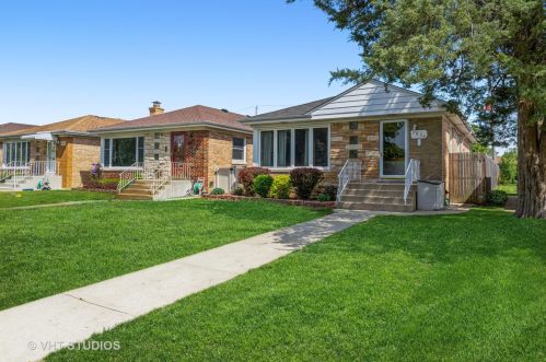 7524 Palatine Ave, Chicago, IL 60631-1823