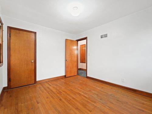 4921 24th Pl, Milwaukee WI 53209-5613 exterior