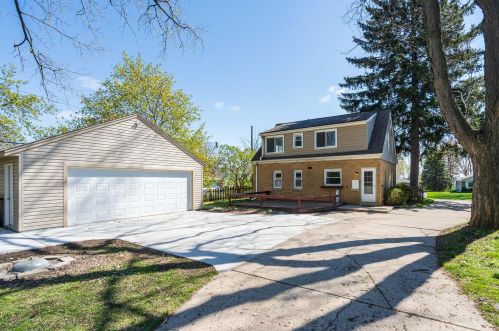 2441 111, Milwaukee WI 53226-4111 exterior