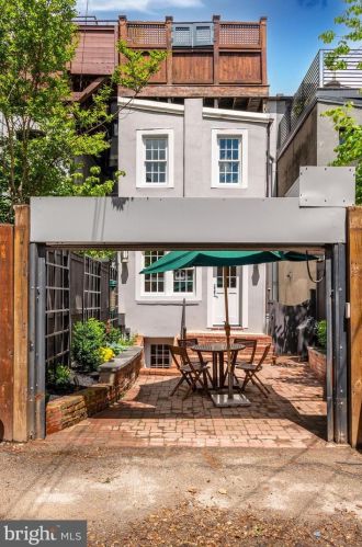 1528 Swann St, Washington DC 20009-5535 exterior