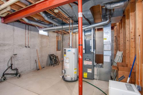 3461 Charlevoix Dr, Grand Rapids MI 49546-7061 exterior