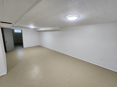 10405 Hobkirk Dr, Saint Louis MO 63137-3748 exterior