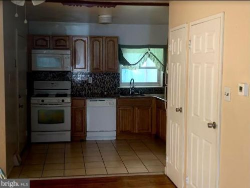 915 6th St, Philadelphia PA  19123-1405 exterior