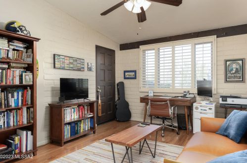 2106 Camino El Ganado, Tucson AZ  85718-4108 exterior