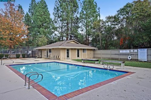 5455 Kirkwood Dr, Concord CA  94521-1643 exterior