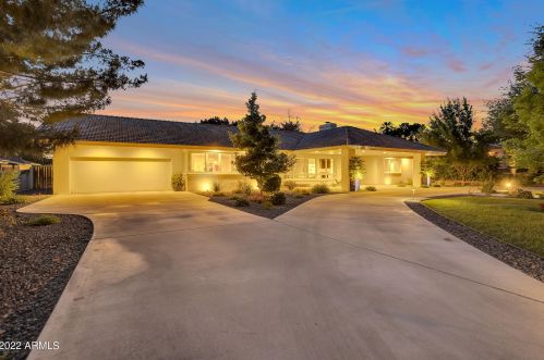 5828 3rd Ave, Phoenix AZ 85086-7201 exterior