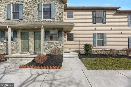 85 Midway Farms Ln, Lancaster, PA 17602-2671