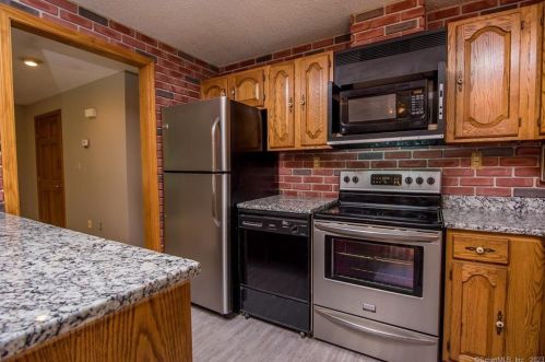 16 Attawaugan Crossing Rd, Killingly, CT 06241-1602