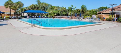 5096 Kinswood Rd, Boynton Beach FL 33437-1304 exterior