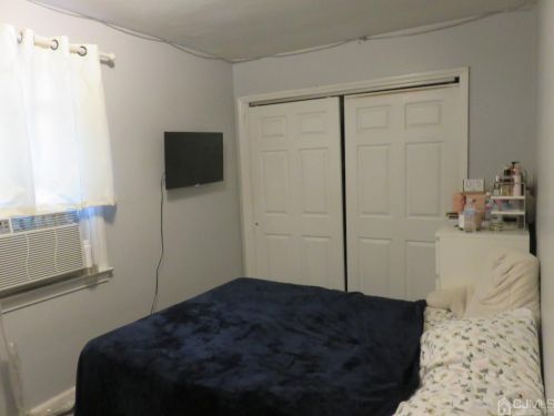 663 Jacques St, Perth Amboy NJ 08861-2746 exterior