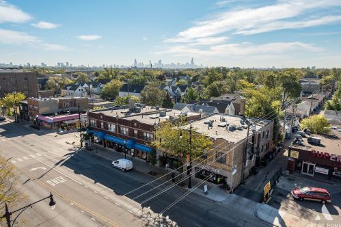 2954 Irving Park Rd, Chicago IL  60618-3570 exterior