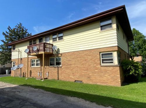 5303 83rd St, Milwaukee, WI 53218-2507