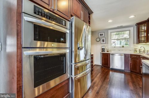 301 Glendale Ave, Alexandria VA 22301-2407 exterior