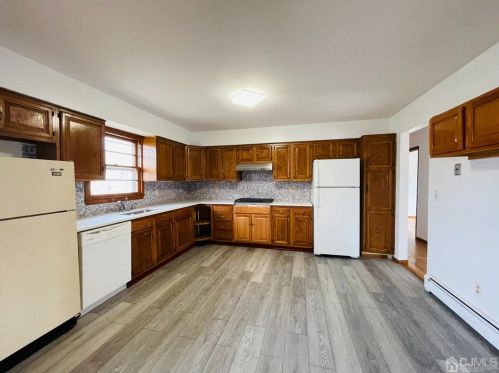 15 Jefferson Blvd, Edison NJ  08817-3610 exterior