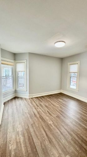 447 Dickinson St, Grand Rapids MI 49507-2109 exterior