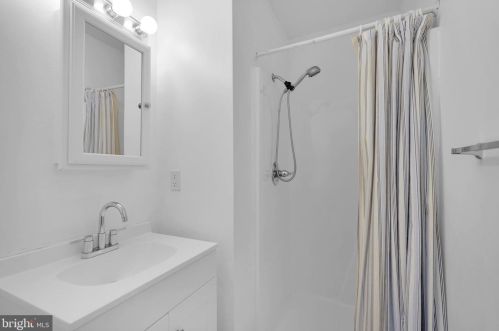 1803 Vly Ter, Washington DC 20032-4628 exterior