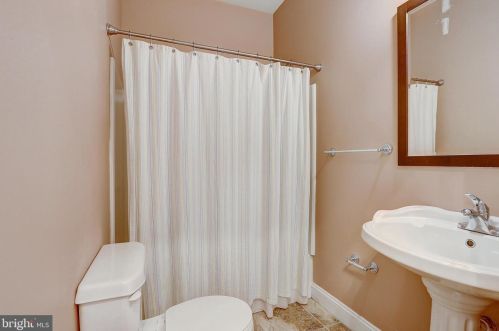 1034 4th St, Philadelphia PA  19147-4106 exterior