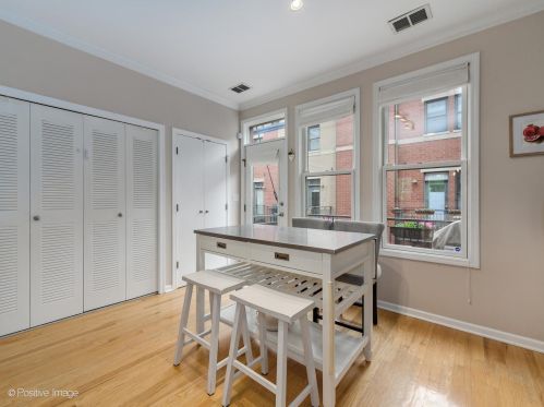 1009 Kingsbury St, Chicago IL 60610-3772 exterior