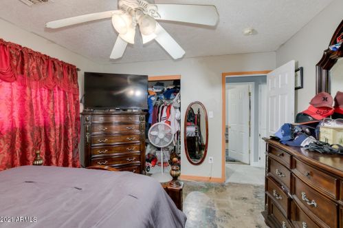 4419 Earll Dr, Phoenix AZ  85031-3821 exterior