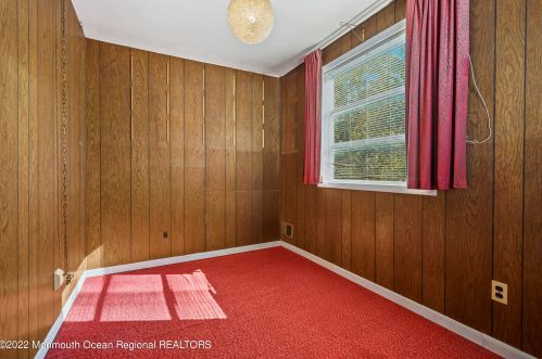 71 Ctr St, East Freehold NJ 07728-2430 exterior