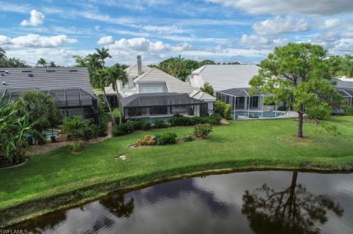 827 Ashburton Dr, Naples FL 34110-7906 exterior