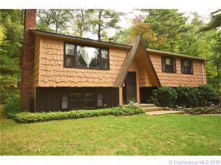 14 Ladd Rd, Ellington, CT 06029-3103