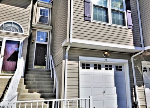 706 Wendover Ct, Dover NJ 07869-1641 exterior