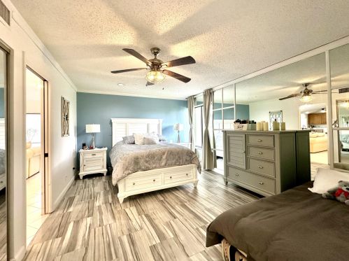 5670 Piping Rock Dr, Boynton Beach FL exterior