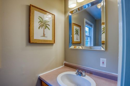 5 Styles Dr, Concord NH 03301-8634 exterior